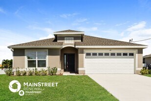 621 NW 37th Pl in Cape Coral, FL - Building Photo