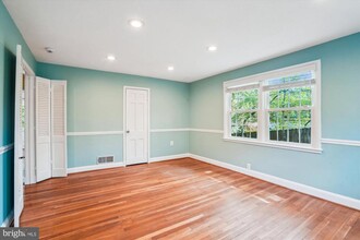 3433 Executive Ave in Falls Church, VA - Building Photo - Building Photo