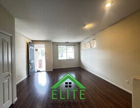 9429 Gensler Ct in Elk Grove, CA - Building Photo - Building Photo