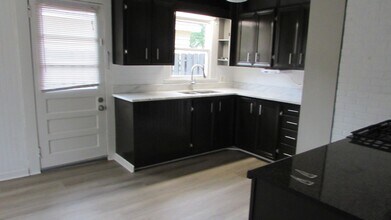 2704 Pine Ave in Gulfport, MS - Building Photo - Building Photo