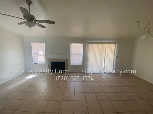 8140 S Carbury Way in Tucson, AZ - Building Photo - Building Photo