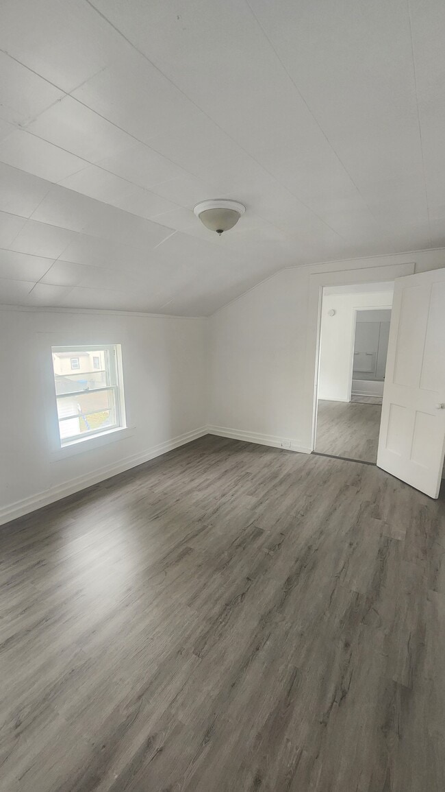 26 Norton Pl, Unit Apt 3 upper in Fredonia, NY - Building Photo - Building Photo