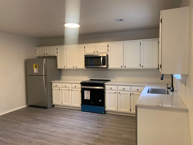 7 Jonquilla Way-Unit -Unit B in Bentonville, AR - Building Photo - Building Photo