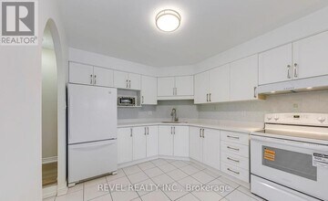 2035 South Millway in Mississauga, ON - Building Photo - Building Photo