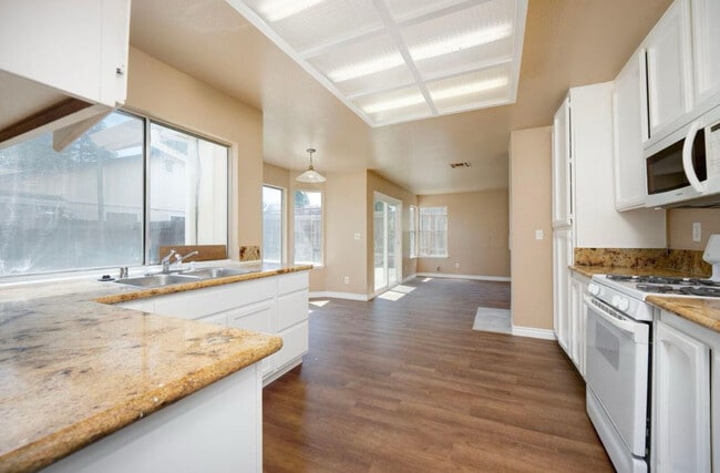 7666 Zephyr Hills Way in Antelope, CA - Building Photo - Building Photo