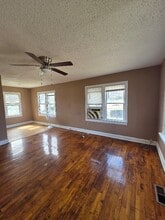 2102 Woodrow St in Van Buren, AR - Foto de edificio - Building Photo