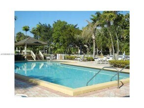 7775 SW 86th St in Miami, FL - Building Photo - Building Photo