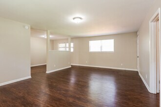 4022 Rodby Dr in Jacksonville, FL - Building Photo - Building Photo