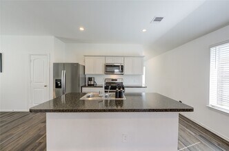 5303 Creekstone Rise Ln in Spring, TX - Foto de edificio - Building Photo