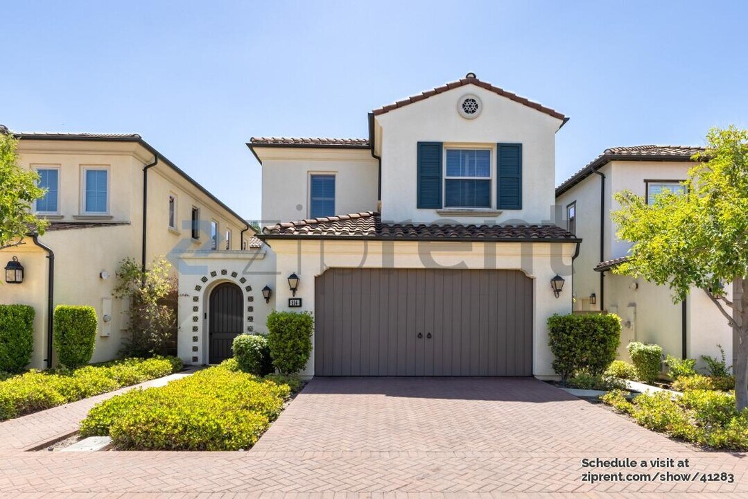 114 Fairhaven in Irvine, CA - Building Photo