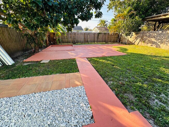 1659 Magnolia Ln in West Palm Beach, FL - Building Photo - Building Photo