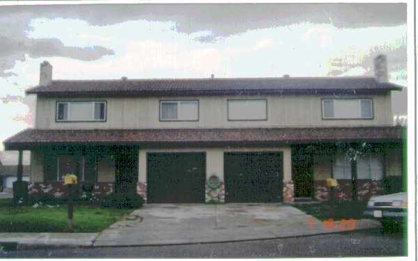 1800-1802 Askren Ct in Tracy, CA - Building Photo