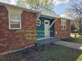 1860 E 76th St in Kansas City, MO - Building Photo
