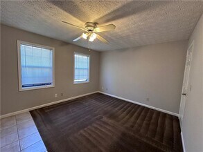 502 Oakwood Ct in Woodstock, GA - Building Photo - Building Photo