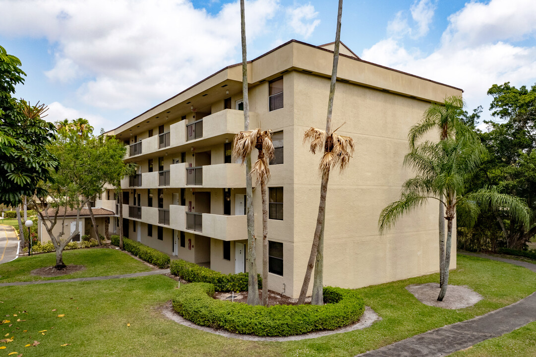 Tradewinds Building D & E in Coconut Creek, FL - Building Photo