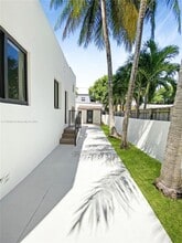 1687 SW 11th St in Miami, FL - Building Photo - Building Photo