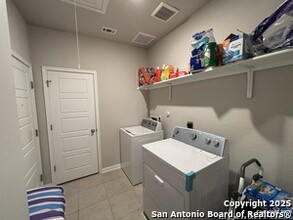 3095 Mondavi Crest in Selma, TX - Foto de edificio - Building Photo
