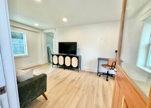 1313 Live Oak St in Savannah, GA - Foto de edificio - Building Photo