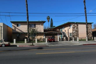 6415 Fulton Ave in Van Nuys, CA - Building Photo - Building Photo