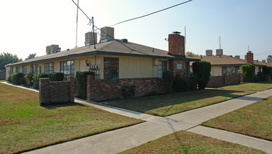 4342 E Sierra Madre Ave in Fresno, CA - Building Photo - Building Photo