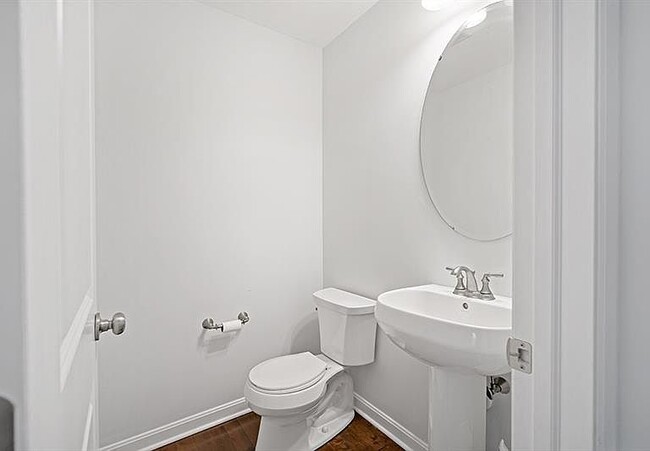 property at 832 Highpointe Cir