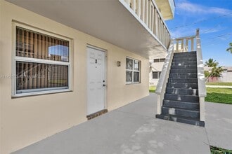 3660 SW 60th Ave in Davie, FL - Building Photo - Building Photo