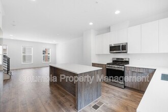 14 Mural Walk NE in Washington, DC - Building Photo - Building Photo