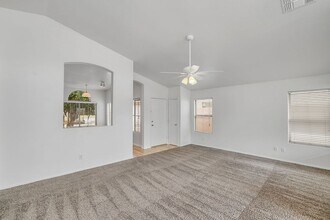 1673 E Tremaine Ave in Gilbert, AZ - Building Photo - Building Photo