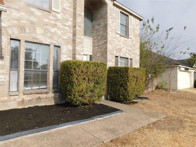 716 Camp Fire Trail in Pflugerville, TX - Building Photo - Building Photo