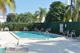 2175 NE 56th St in Fort Lauderdale, FL - Foto de edificio - Building Photo