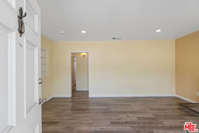 530 W Montana St in Pasadena, CA - Building Photo - Building Photo