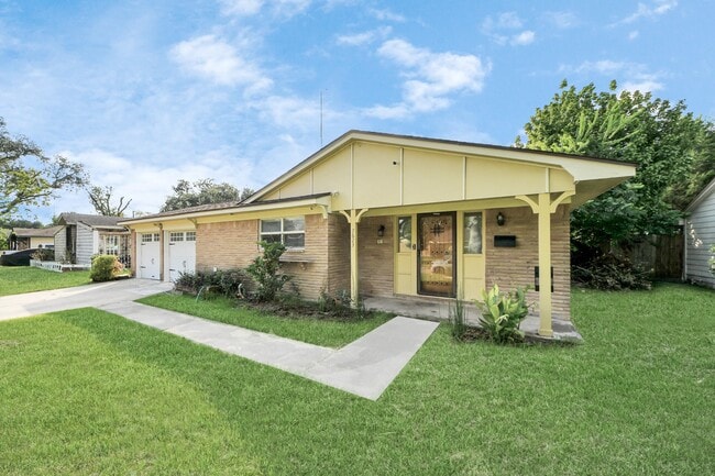 7623 Barberton Dr in Houston, TX - Building Photo - Building Photo