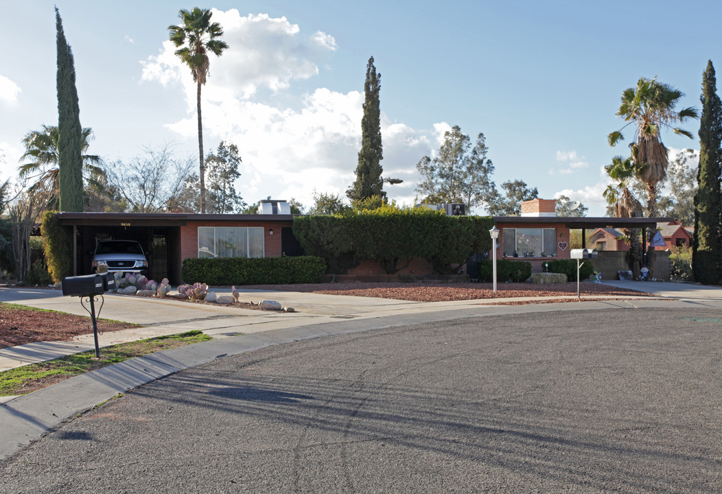 Duplex in Tucson, AZ - Building Photo