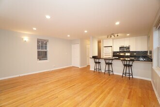1103 N Crosby St in Chicago, IL - Building Photo - Building Photo