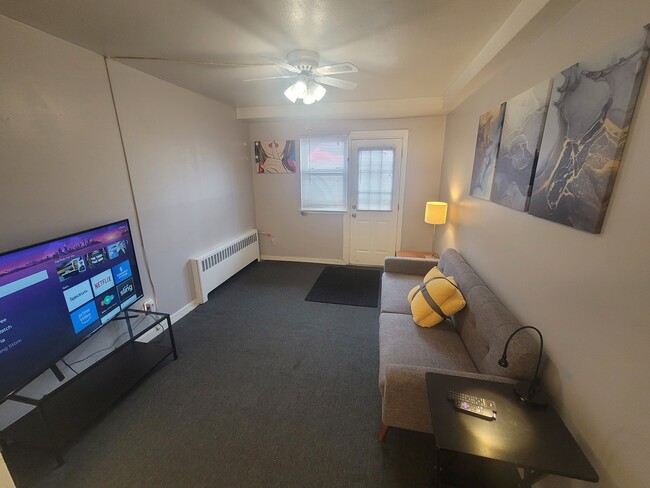 195-25 37th Ave, Unit 1 in Queens, NY - Building Photo - Building Photo