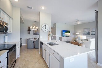 10329 Heritage Bay Blvd in Naples, FL - Building Photo - Building Photo