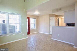 913 Hillside Lake Terrace in Gaithersburg, MD - Building Photo