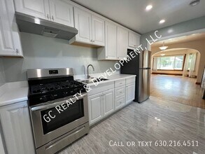 663 Spruce St in Aurora, IL - Building Photo - Building Photo