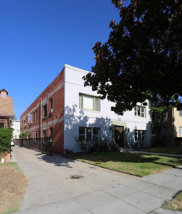 311 N Howard St in Los Angeles, CA - Foto de edificio