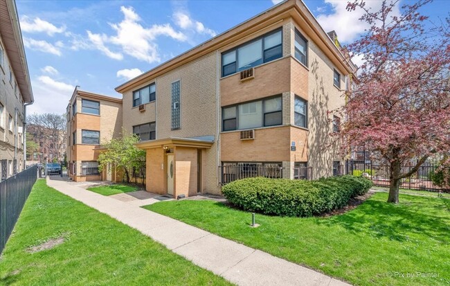 property at 7608 N Rogers Ave