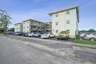 14100 NW 24th Ct in Opa Locka, FL - Building Photo