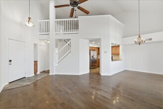 1304 Garden Wall Cir in Reston, VA - Building Photo - Building Photo