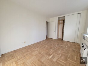 435 E 79th St in New York, NY - Building Photo - Building Photo