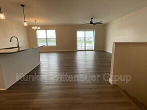 812 Applewood Creek Dr in Fairview Heights, IL - Building Photo - Building Photo