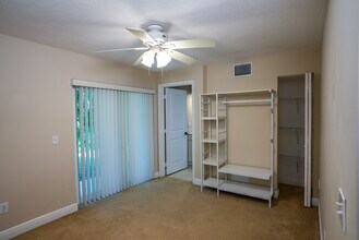 1620 42nd Square in Vero Beach, FL - Building Photo - Building Photo