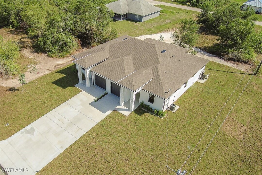 4444-4446 Golfview Blvd in Lehigh Acres, FL - Foto de edificio