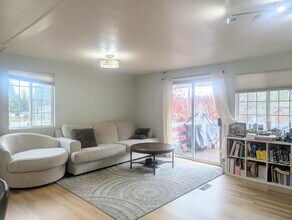 16302 SE 132nd St in Renton, WA - Building Photo - Building Photo