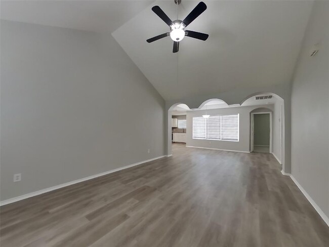 5514 Rio Ramos St in Rosharon, TX - Building Photo - Building Photo