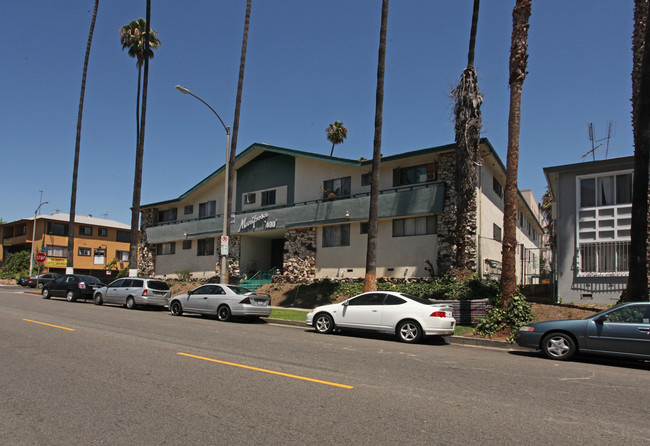 400 S Mariposa Ave in Los Angeles, CA - Building Photo - Building Photo