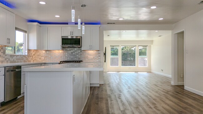 1509 N Meadows Ave in Manhattan Beach, CA - Building Photo - Building Photo